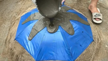 dekoracja ogrodowa ze starego parasola